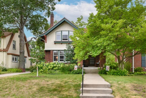 Photo of 4915 W Woodlawn Ct, Milwaukee, WI 53208 (MLS # 1974442)
