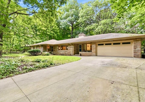Photo of 4954 S 79th St, Greendale, WI 53220 (MLS # 1978714)