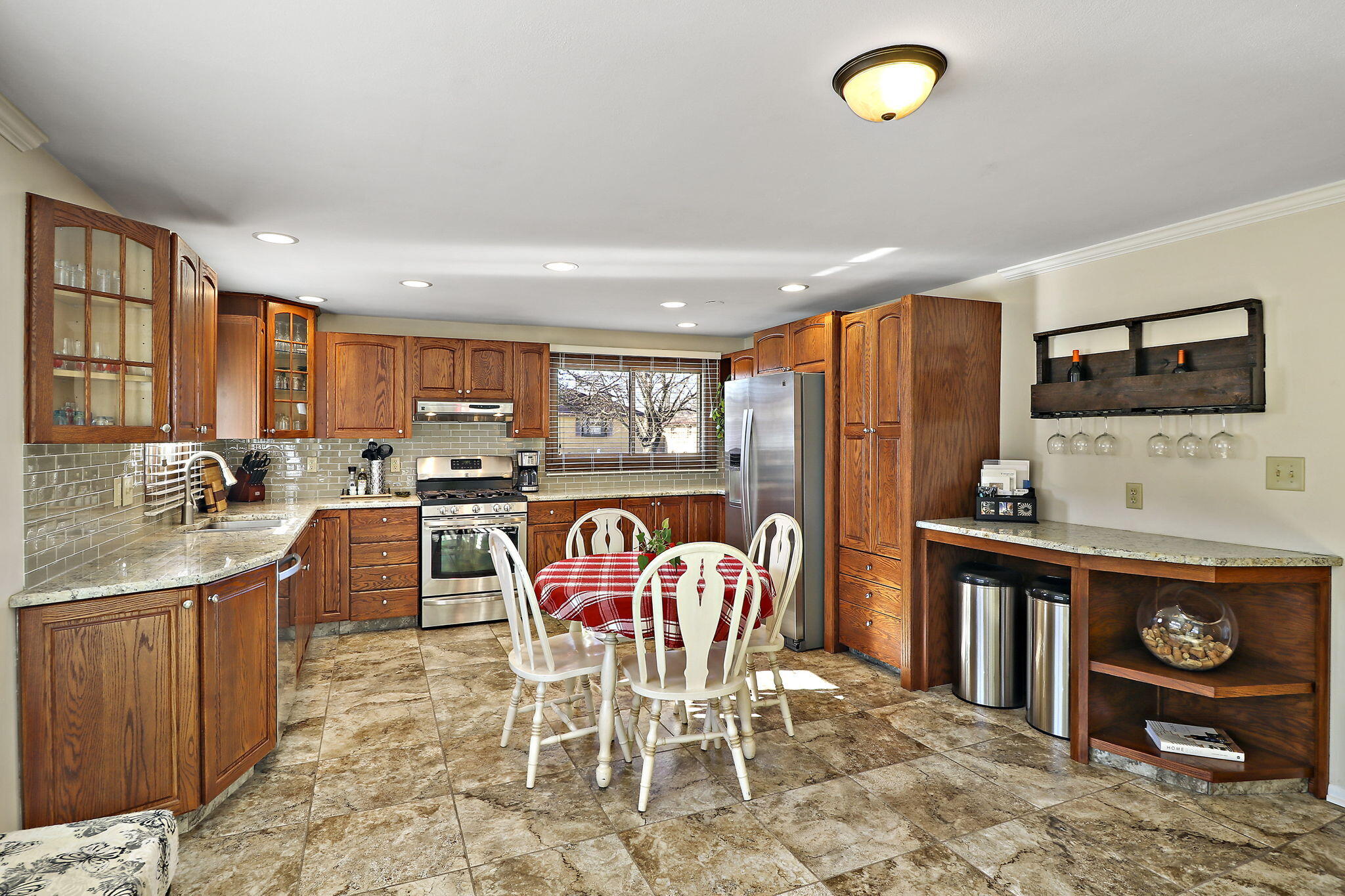 Kenosha, Wisconsin 53142, United States, 3 Bedrooms Bedrooms, ,2 BathroomsBathrooms,Residential,Active,16304