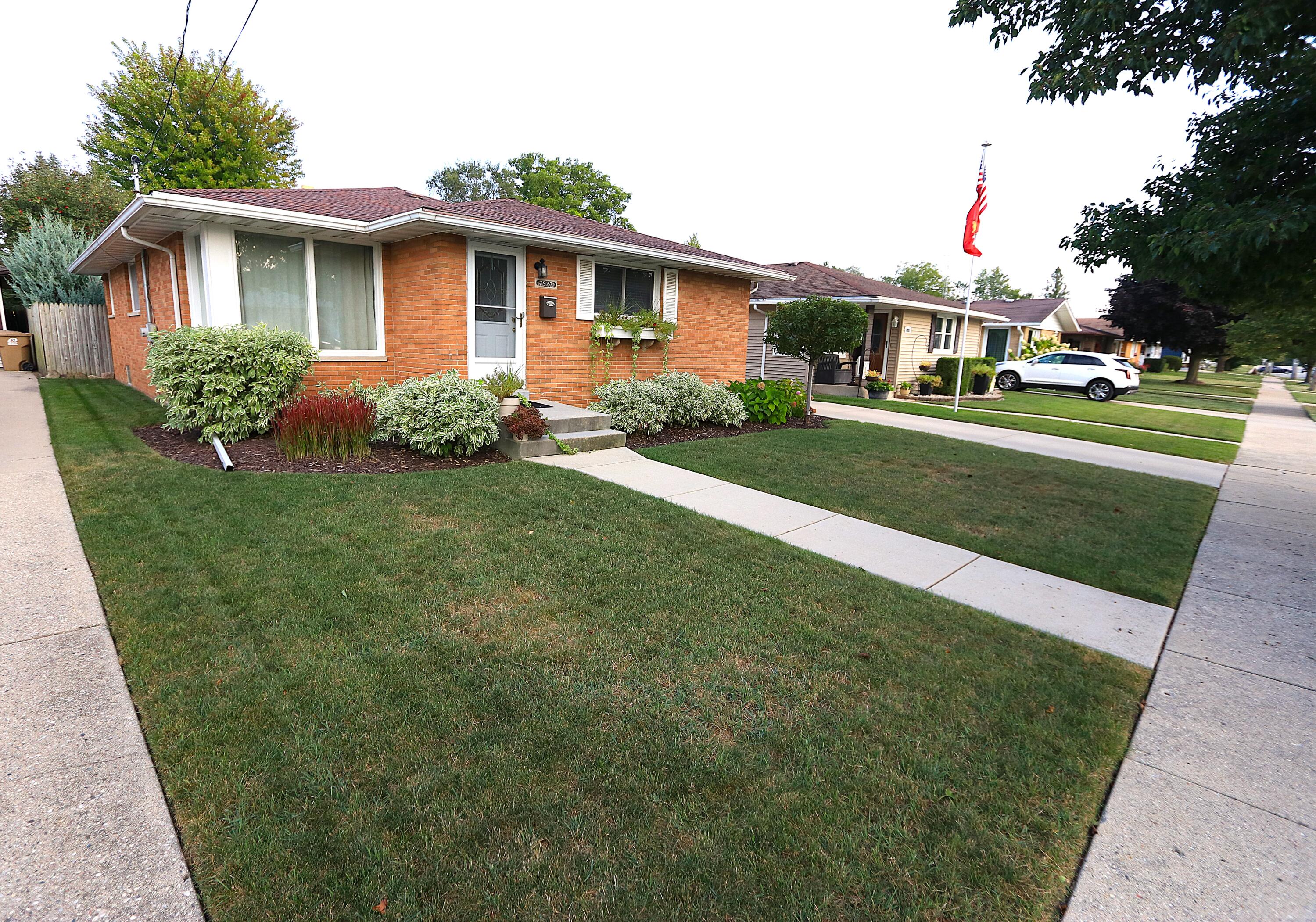 Kenosha, Wisconsin 53142, United States, 3 Bedrooms Bedrooms, ,2 BathroomsBathrooms,Residential,Active,16304