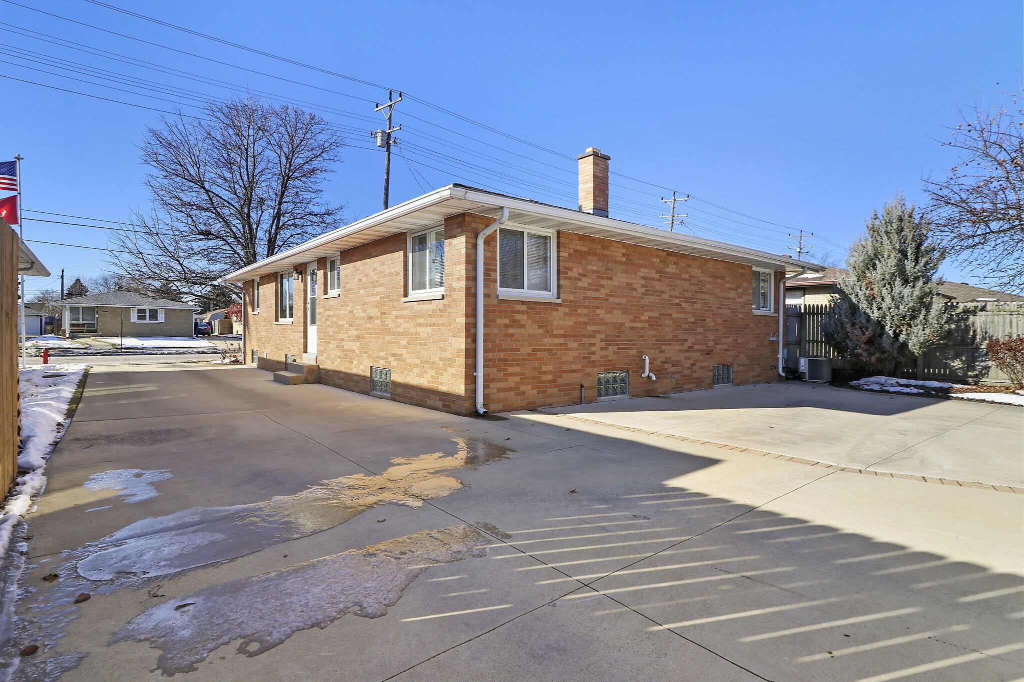 Kenosha, Wisconsin 53142, United States, 3 Bedrooms Bedrooms, ,2 BathroomsBathrooms,Residential,Active,16304