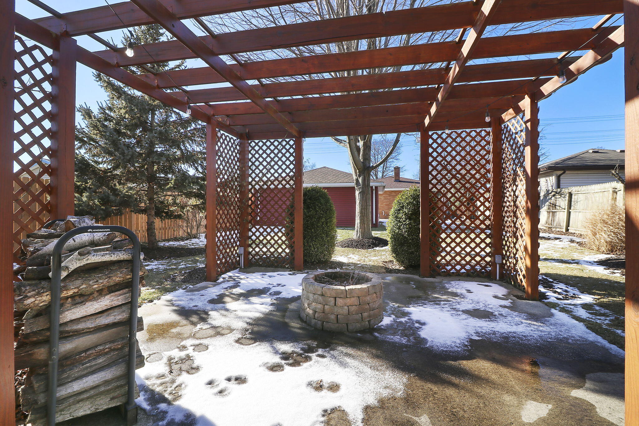 Kenosha, Wisconsin 53142, United States, 3 Bedrooms Bedrooms, ,2 BathroomsBathrooms,Residential,Active,16304