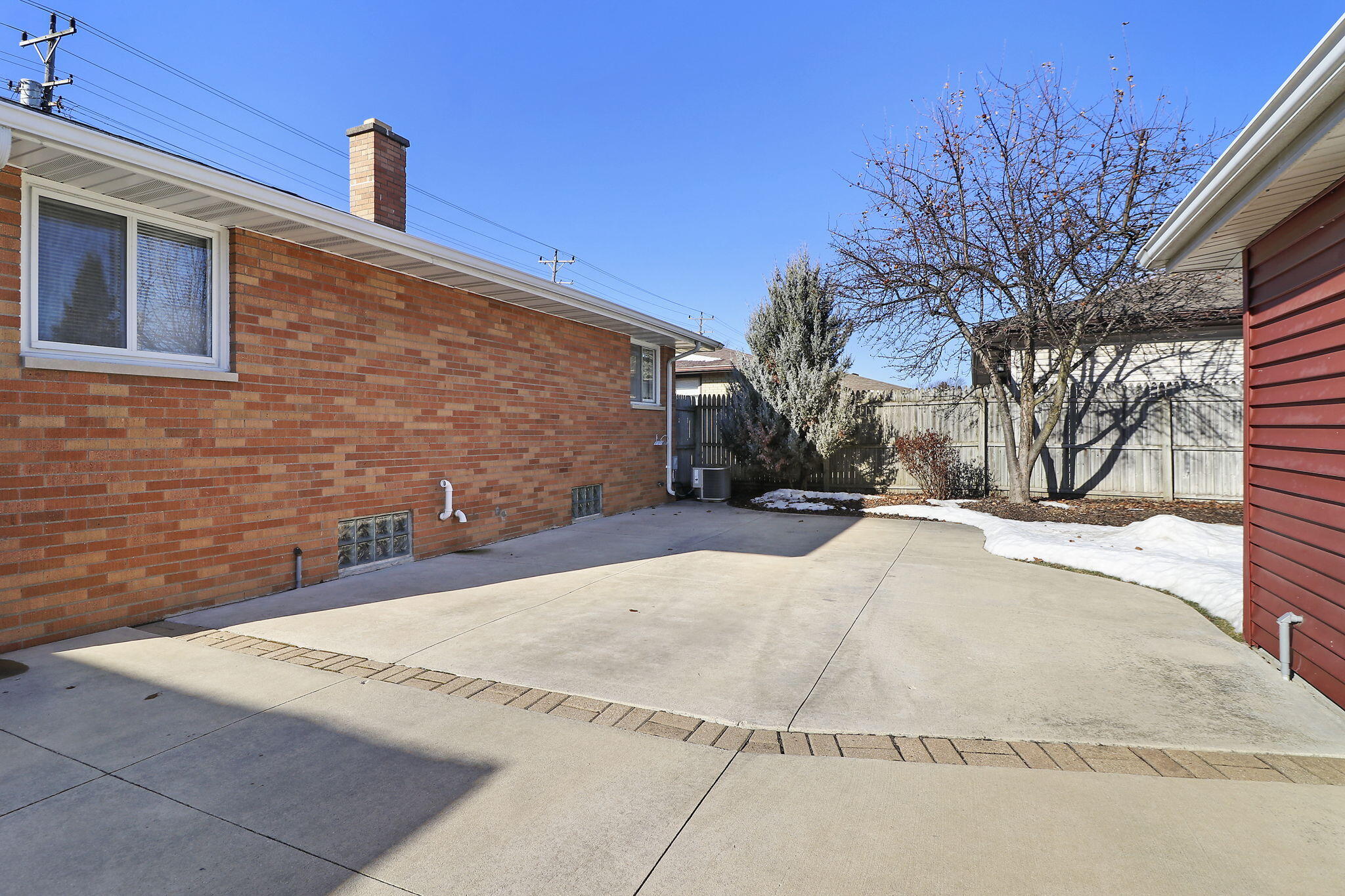 Kenosha, Wisconsin 53142, United States, 3 Bedrooms Bedrooms, ,2 BathroomsBathrooms,Residential,Active,16304