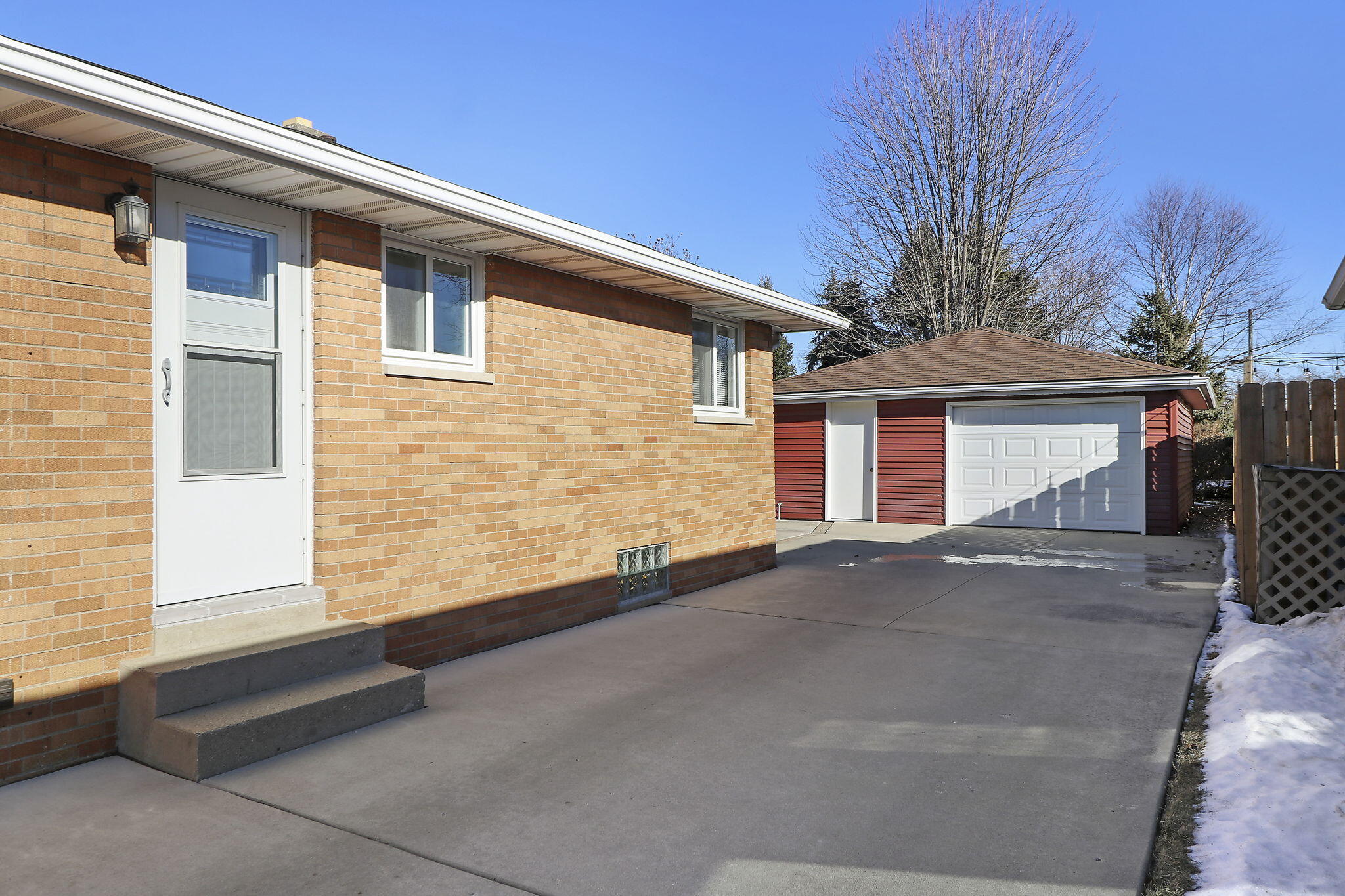 Kenosha, Wisconsin 53142, United States, 3 Bedrooms Bedrooms, ,2 BathroomsBathrooms,Residential,Active,16304