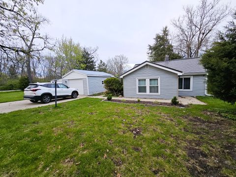 Photo of 6211 242nd Ave, Paddock Lake, WI 53168 (MLS # 1959947)