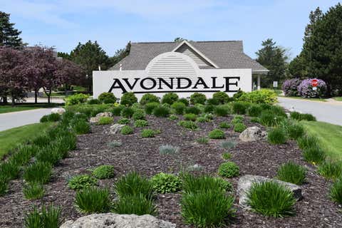 Photo of N21W24130 Garden Cir, Pewaukee, WI 53072 (MLS # 1977387)