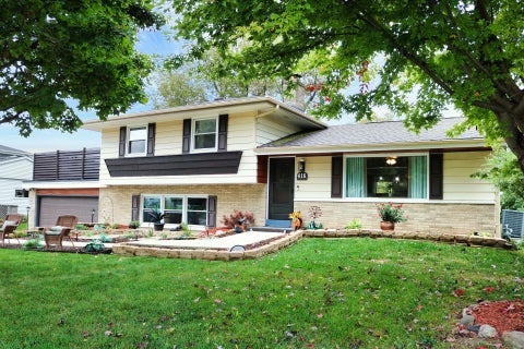 Photo of 416 S Green Bay Rd, Mount Pleasant, WI 53406 (MLS # 1985127)