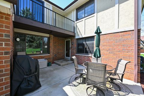 Photo of 8187 S Forest Hills Cir, Franklin, WI 53132 (MLS # 1959392)