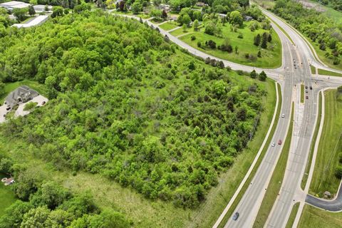 Photo of 20355 W Greenfield Ave, New Berlin, WI 53146 (MLS # 1963503)