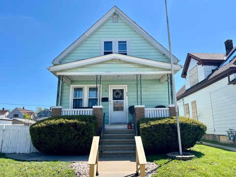 Photo of 913 Manitoba Ave, South Milwaukee, WI 53172 (MLS # 1930691)