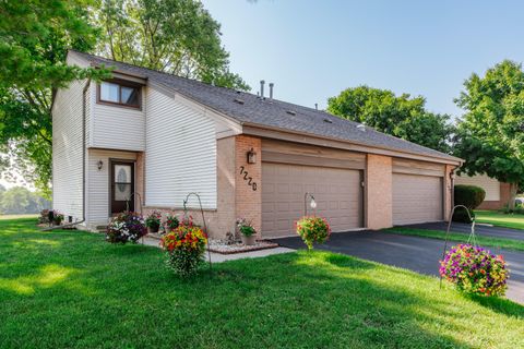 Photo of 7220 S Delaine Dr, Oak Creek, WI 53154 (MLS # 1931137)