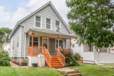 Photo of 2327 S 63rd St, West Allis, WI 53219 (MLS # 1979126)