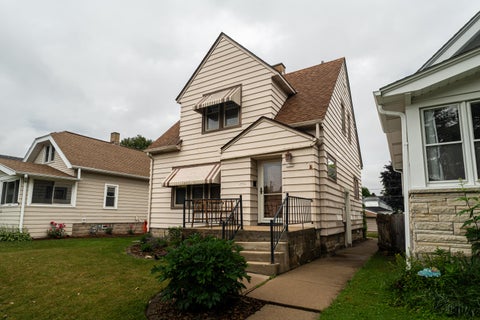Photo of 2132 S 62nd St, West Allis, WI 53219 (MLS # 1968923)