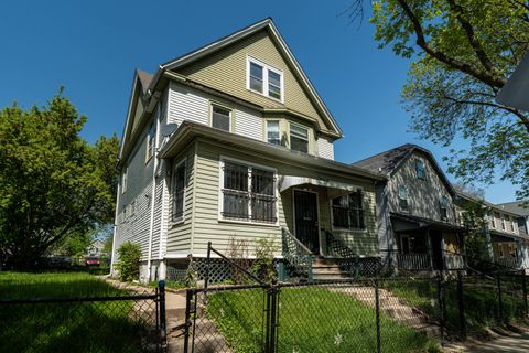 Photo of 2043 N 28th St, Milwaukee, WI 53208 (MLS # 1963004)