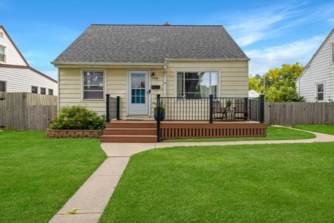 Photo of 3528 S Herman St, Milwaukee, WI 53207 (MLS # 1948117)