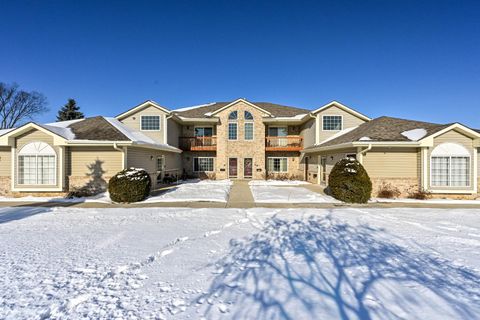 Photo of 17600 W Lincoln Ave, New Berlin, WI 53146 (MLS # 1948123)