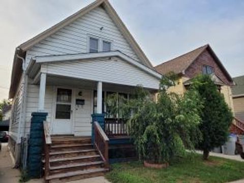 Photo of 1577 S Union St S, Milwaukee, WI 53204 (MLS # 1964045)