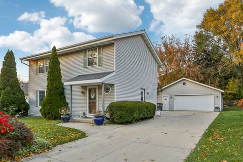 1308 Danny St, Waukesha, WI 53186 - #: 1941898
