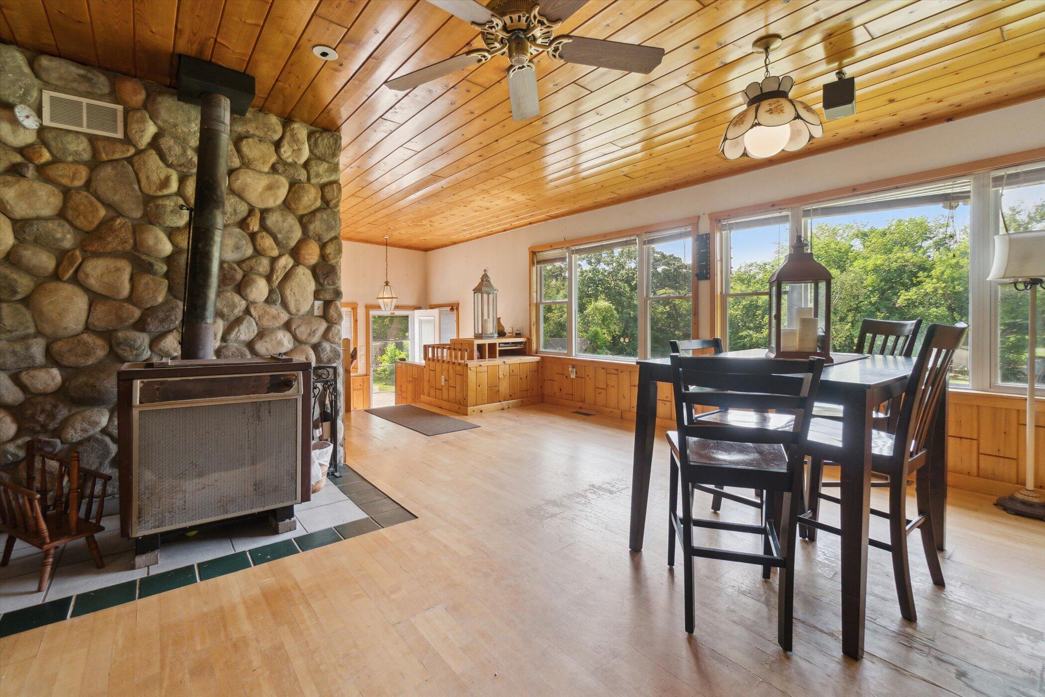 Lyons, Wisconsin 53105, United States, 4 Bedrooms Bedrooms, ,3 BathroomsBathrooms,Residential,Active,146115