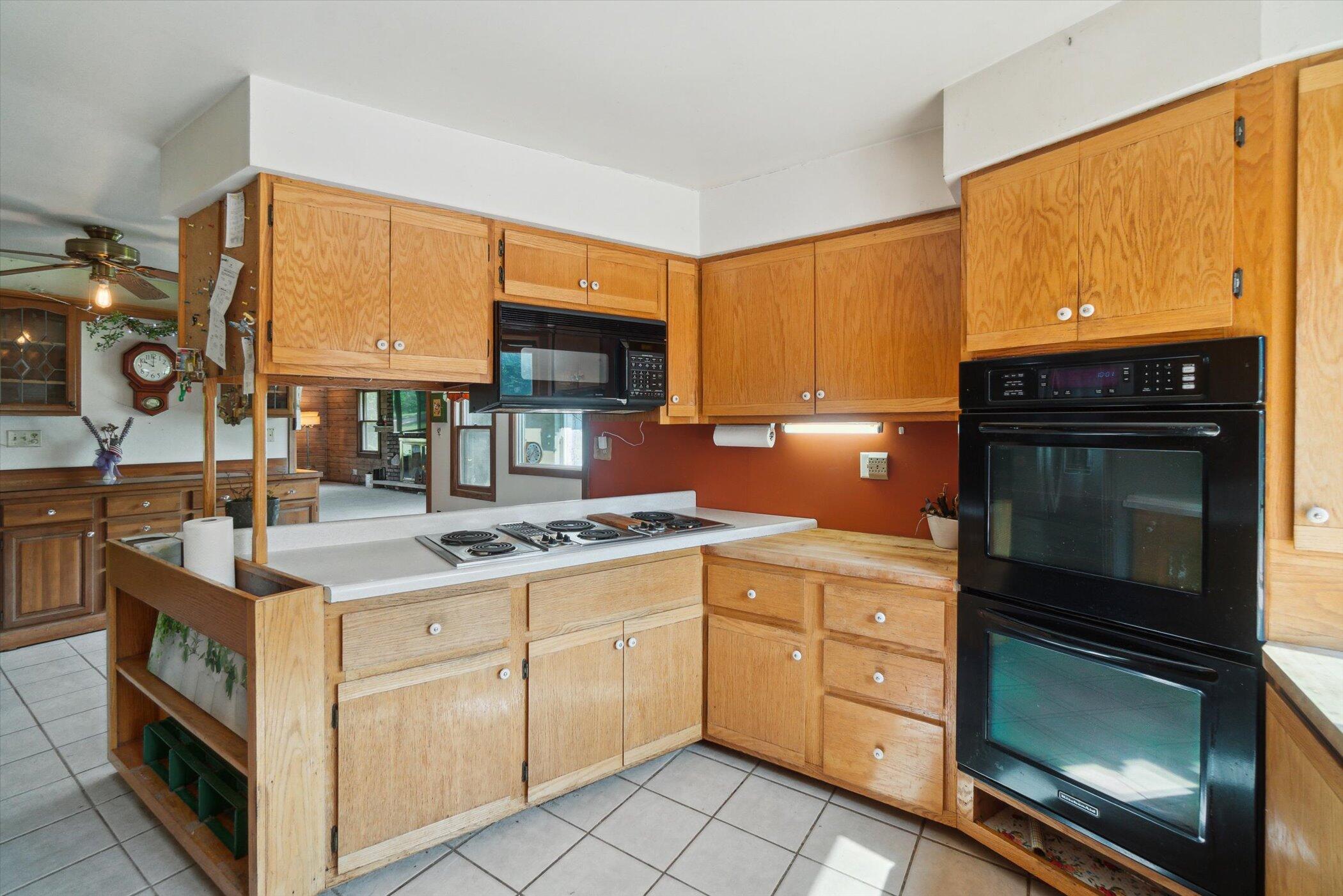 Lyons, Wisconsin 53105, United States, 4 Bedrooms Bedrooms, ,3 BathroomsBathrooms,Residential,Active,146115