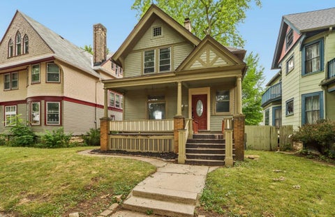Photo of 943 N 34th St, Milwaukee, WI 53208 (MLS # 1974251)