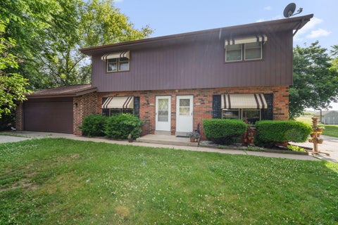 Photo of 6888 Enge Dr, Newburg, WI 53090 (MLS # 1979586)