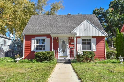 Photo of 408 S Rural St, Hartford, WI 53027 (MLS # 1984130)