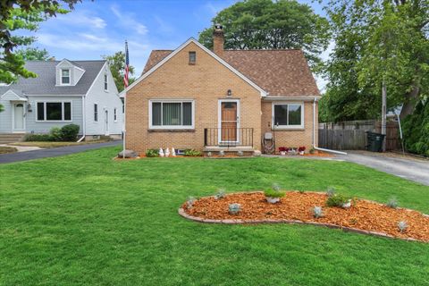 Photo of 13706 W Meadow Ln, New Berlin, WI 53151 (MLS # 1973579)