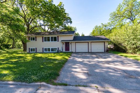 Photo of 400 Derek Ave, Holmen, WI 54636 (MLS # 1965513)