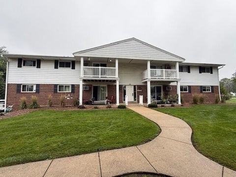 Photo of 9600 W Beloit Rd, Milwaukee, WI 53227 (MLS # 1981176)