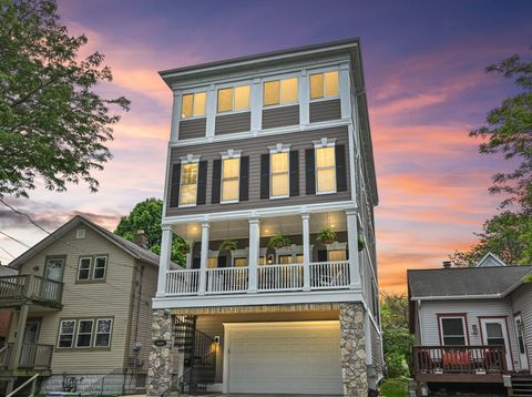 Photo of 2425 S Superior St, Milwaukee, WI 53207 (MLS # 1957338)