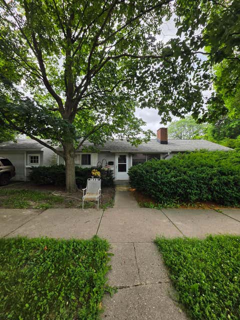 Photo of 8329 W Auer Ave, Milwaukee, WI 53222 (MLS # 1969702)
