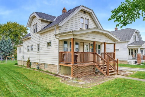 Photo of 3660 E Iona St, Cudahy, WI 53110 (MLS # 1986610)