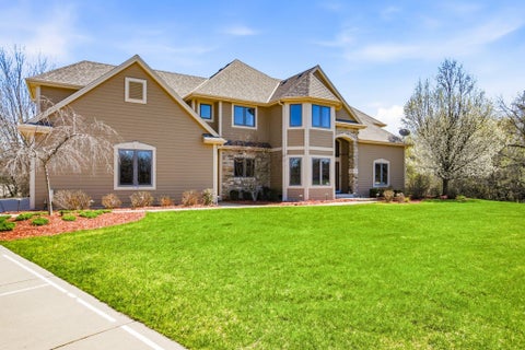 Photo of 3130 S Country Ln, New Berlin, WI 53146 (MLS # 1957410)