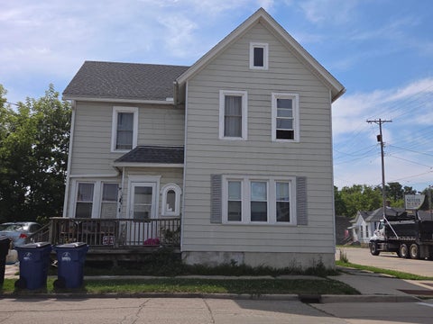 Photo of 1654 Saint Clair St, Racine, WI 53402 (MLS # 1972076)