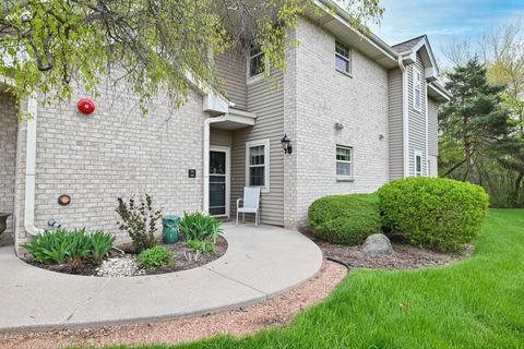 Photo of 18430 Emerald Dr, Brookfield, WI 53045 (MLS # 1961299)