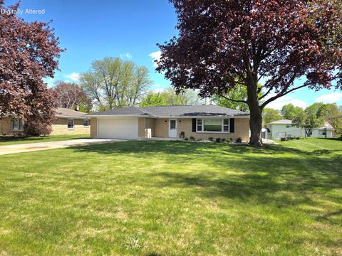 Photo of 2532 S Seymour Pl, West Allis, WI 53227 (MLS # 1962005)