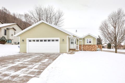 Photo of 3606 Deerfield Pl, La Crosse, WI 54601 (MLS # 1948108)