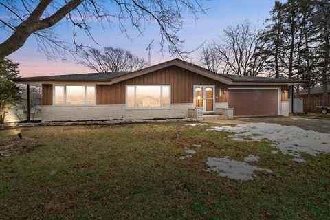 Photo of 4309 Canterbury Ln, Mount Pleasant, WI 53403 (MLS # 1951094)