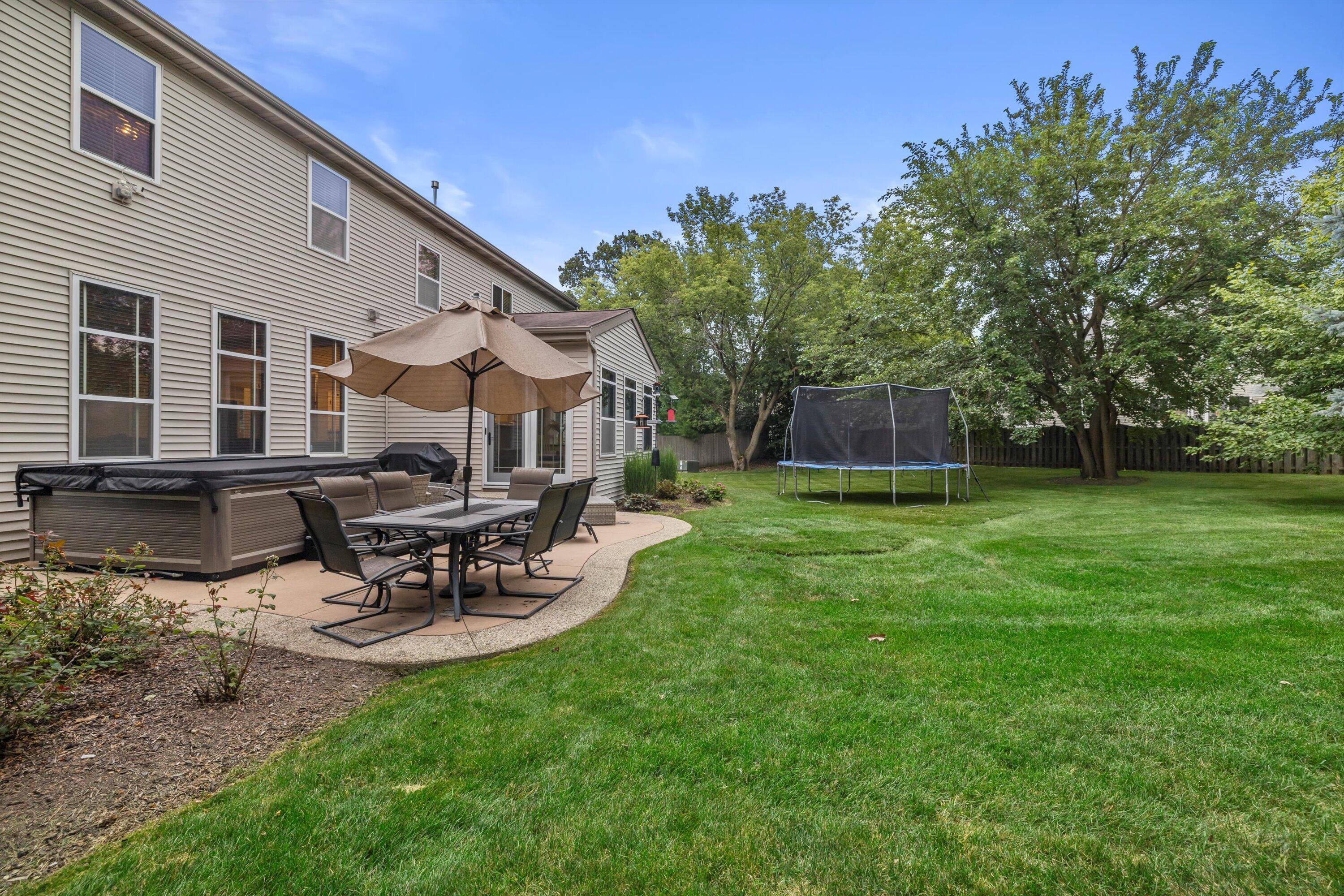 Kenosha, Wisconsin 53142, United States, 5 Bedrooms Bedrooms, ,4 BathroomsBathrooms,Residential,Active,192950