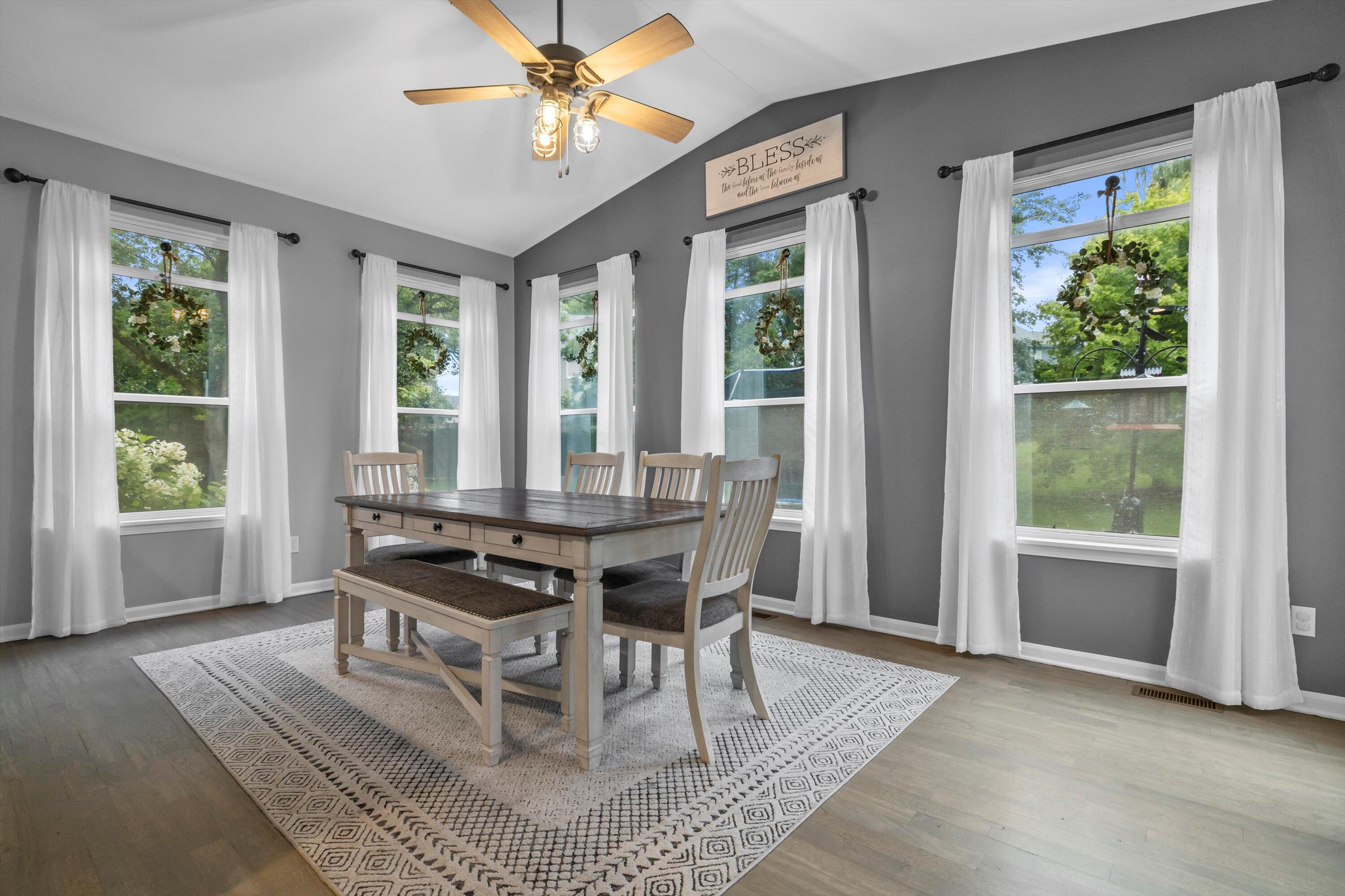 Kenosha, Wisconsin 53142, United States, 5 Bedrooms Bedrooms, ,4 BathroomsBathrooms,Residential,Active,192950