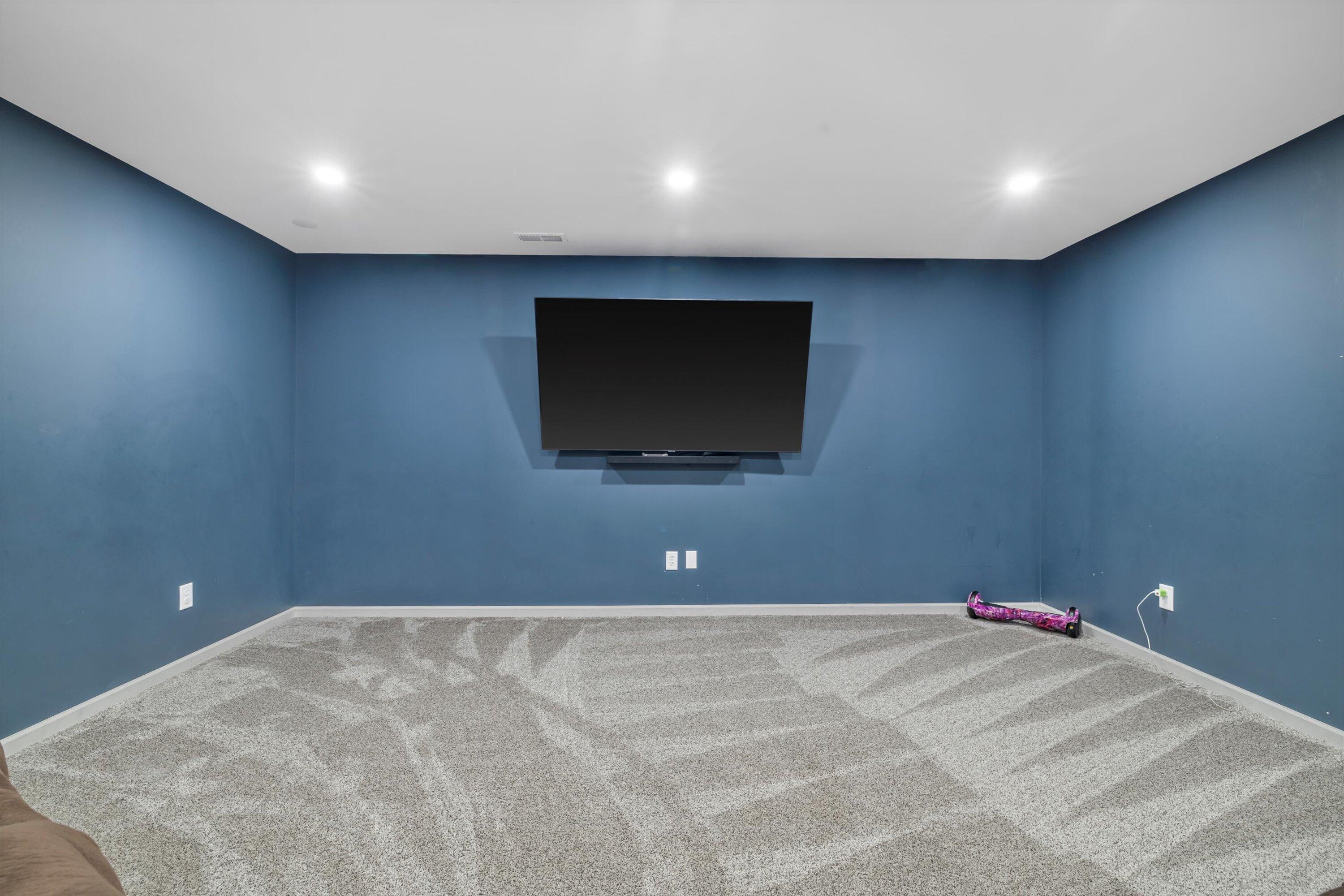 Kenosha, Wisconsin 53142, United States, 5 Bedrooms Bedrooms, ,4 BathroomsBathrooms,Residential,Active,192950