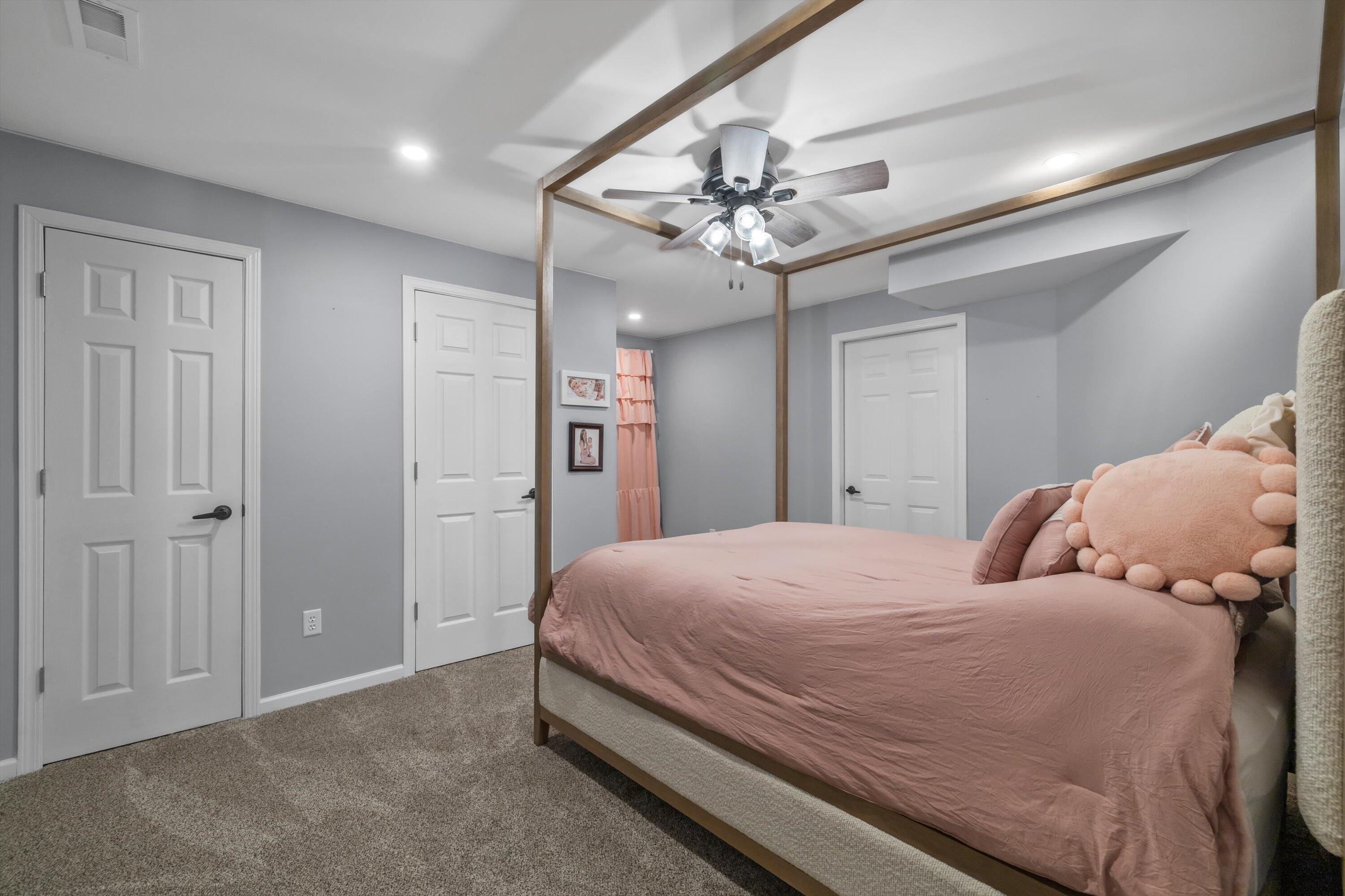 Kenosha, Wisconsin 53142, United States, 5 Bedrooms Bedrooms, ,4 BathroomsBathrooms,Residential,Active,192950