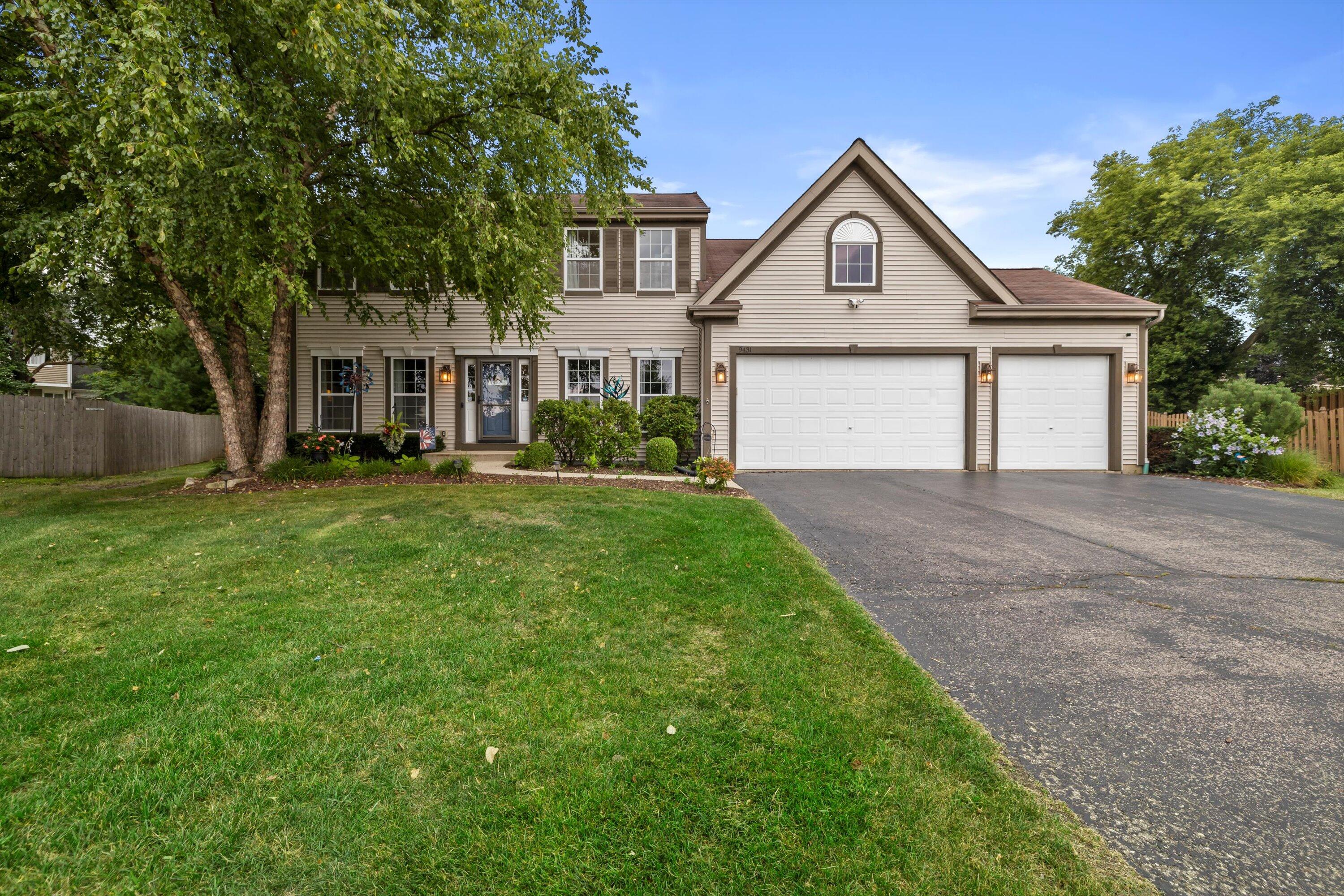 Kenosha, Wisconsin 53142, United States, 5 Bedrooms Bedrooms, ,4 BathroomsBathrooms,Residential,Active,192950