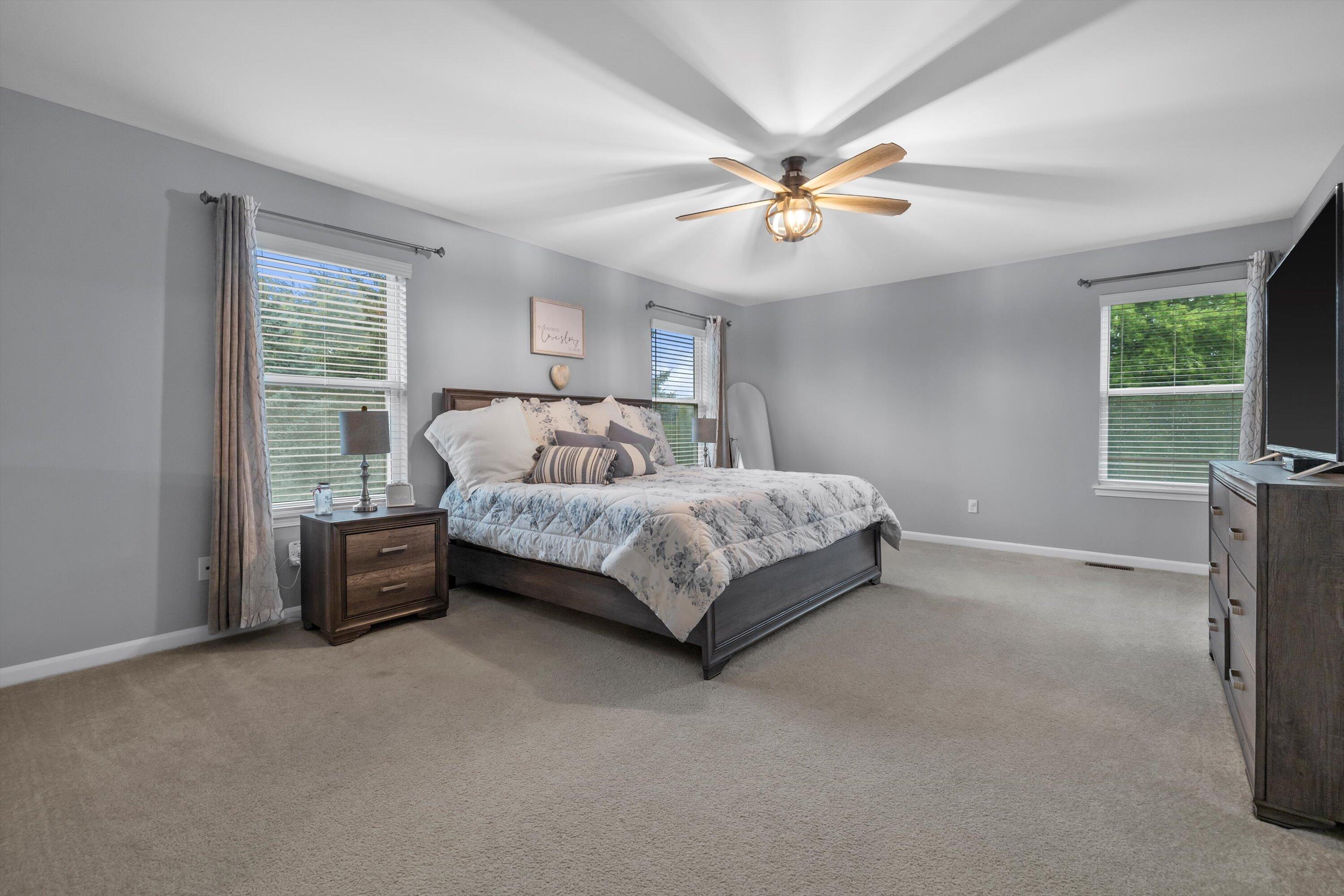 Kenosha, Wisconsin 53142, United States, 5 Bedrooms Bedrooms, ,4 BathroomsBathrooms,Residential,Active,192950