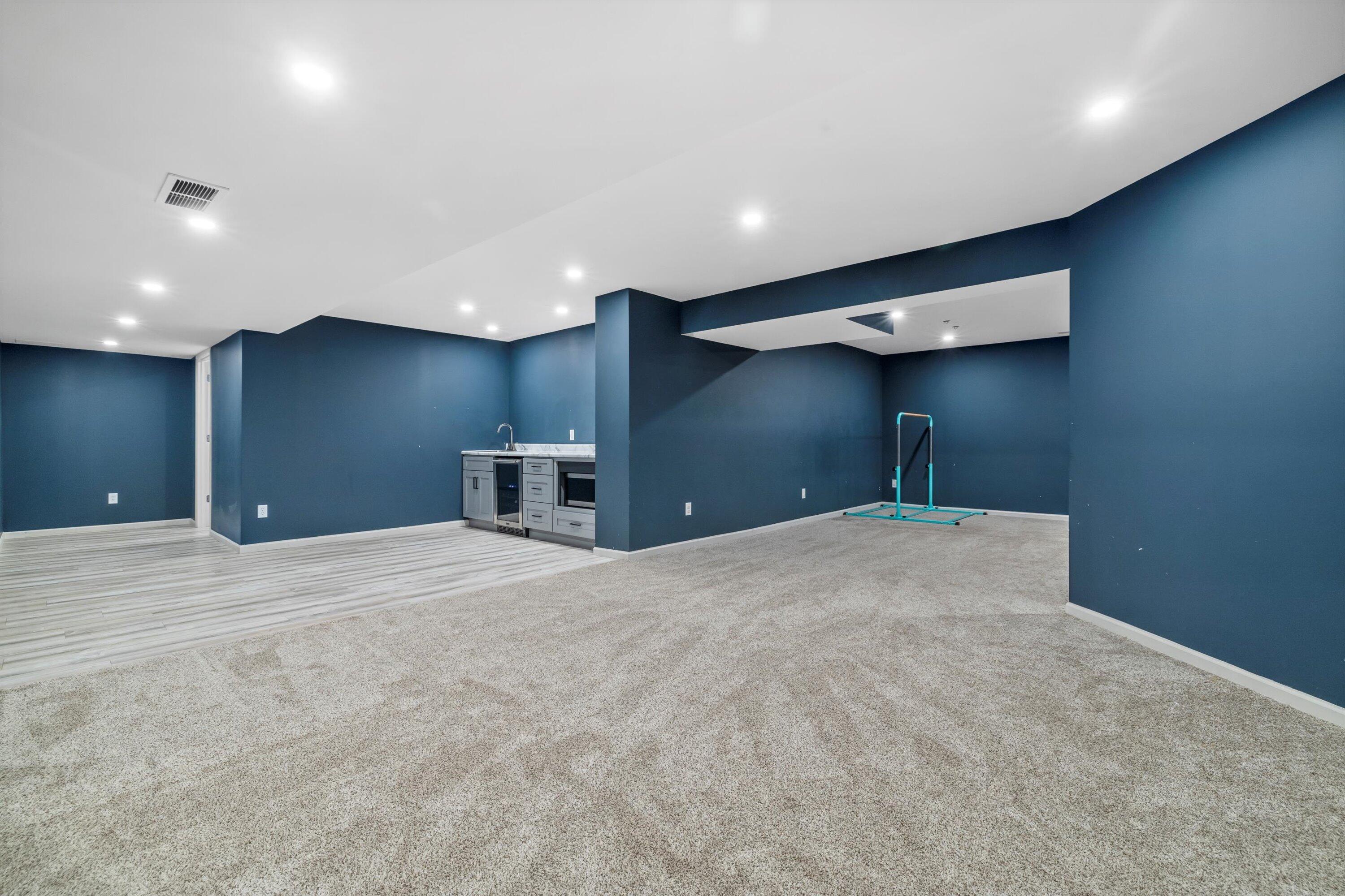 Kenosha, Wisconsin 53142, United States, 5 Bedrooms Bedrooms, ,4 BathroomsBathrooms,Residential,Active,192950