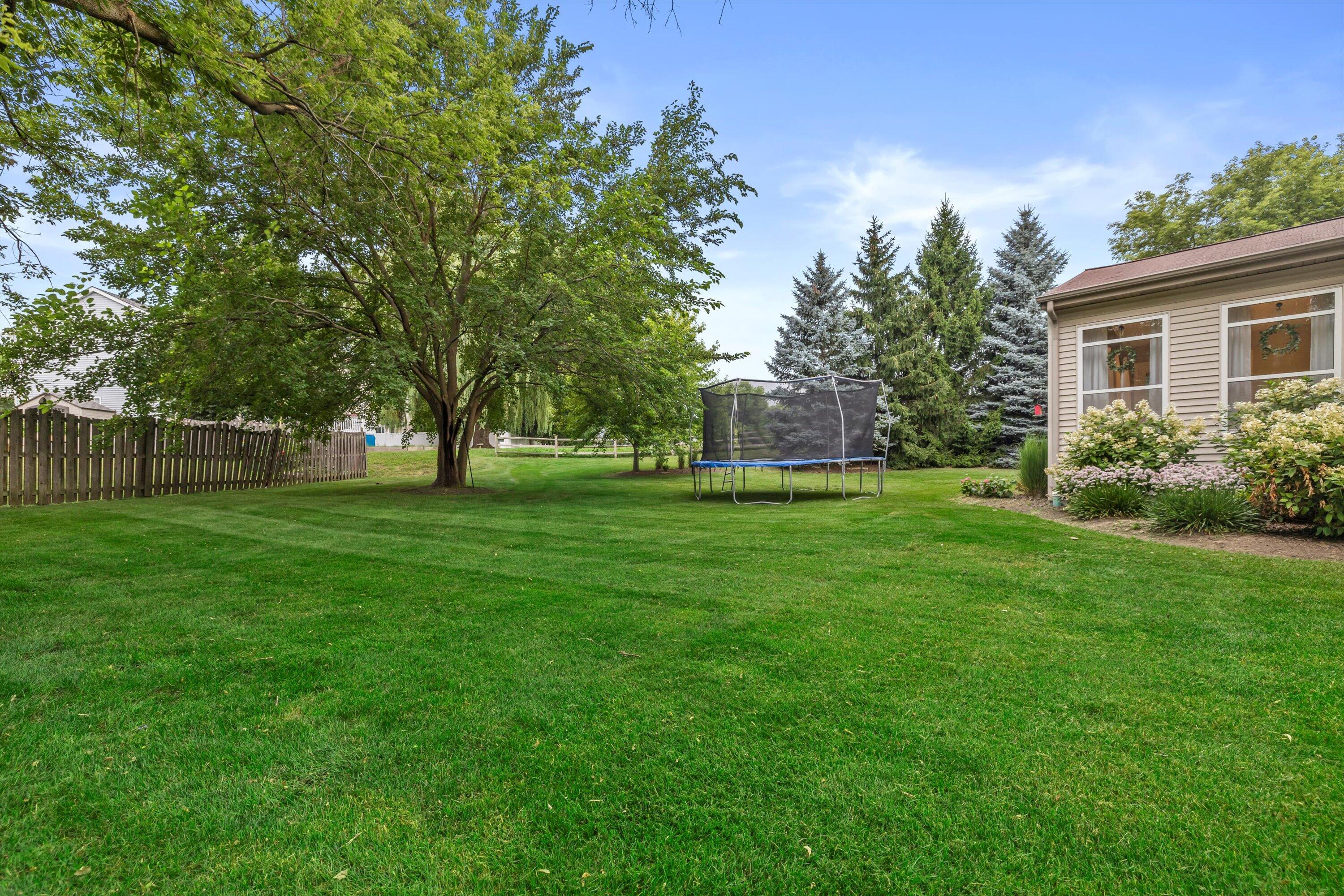 Kenosha, Wisconsin 53142, United States, 5 Bedrooms Bedrooms, ,4 BathroomsBathrooms,Residential,Active,192950