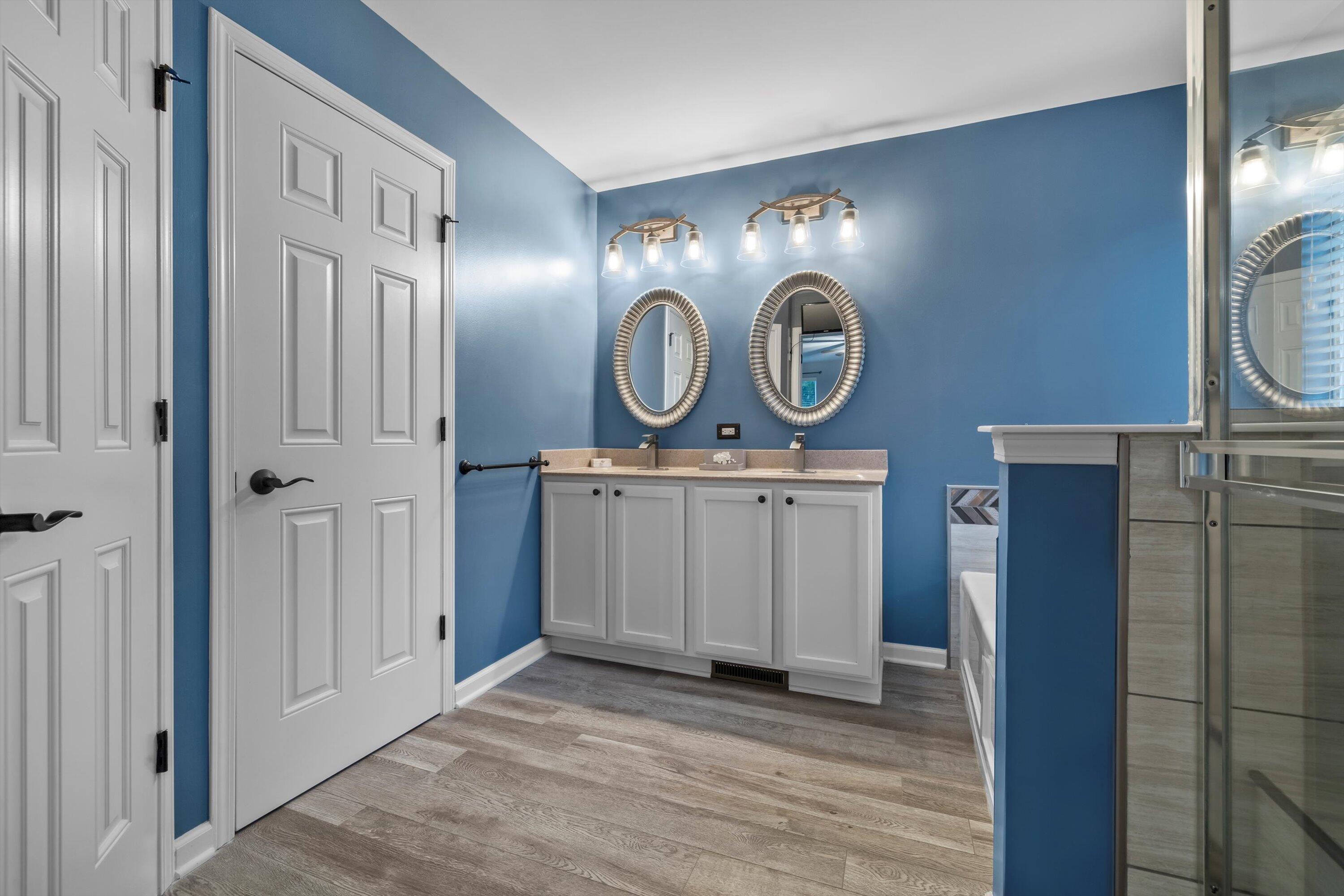 Kenosha, Wisconsin 53142, United States, 5 Bedrooms Bedrooms, ,4 BathroomsBathrooms,Residential,Active,192950