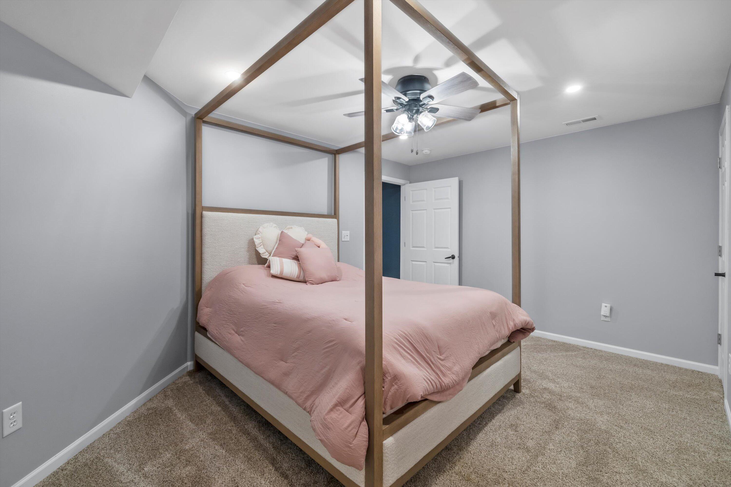 Kenosha, Wisconsin 53142, United States, 5 Bedrooms Bedrooms, ,4 BathroomsBathrooms,Residential,Active,192950