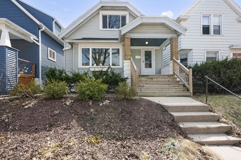 Photo of 307 E Rosedale Ave, Milwaukee, WI 53207 (MLS # 1955862)